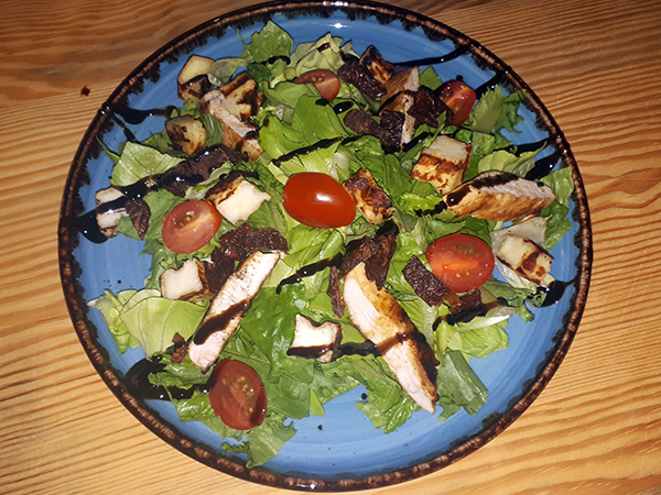 Grill Cheese in salad